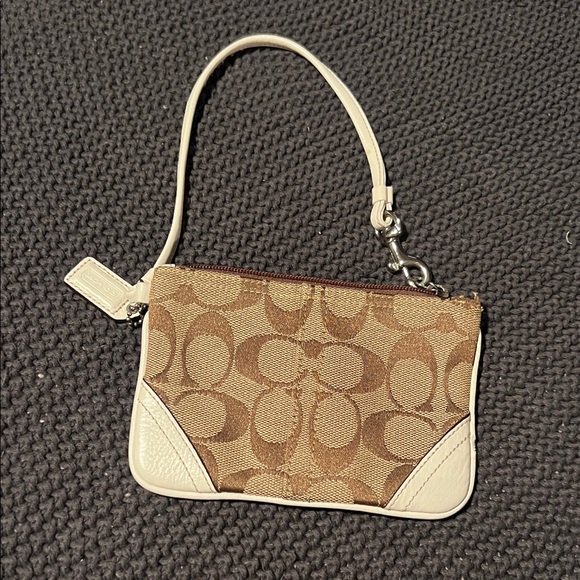 VINTAGE Coach Tan and Cream Signature Wristlet - Picture 1 of 7